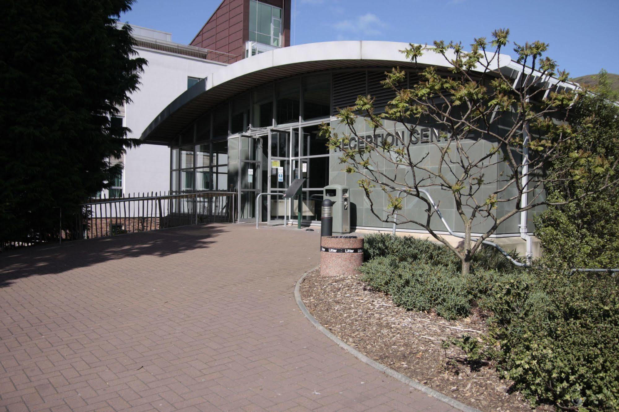 Summer Stays At The University Of Edinburgh Exterior photo